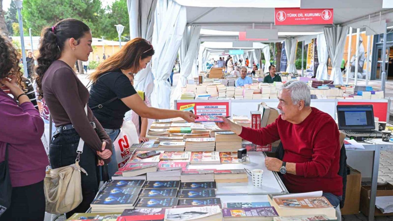 Kültürpark’ta büyük buluşma: İZKİTAP başlıyor