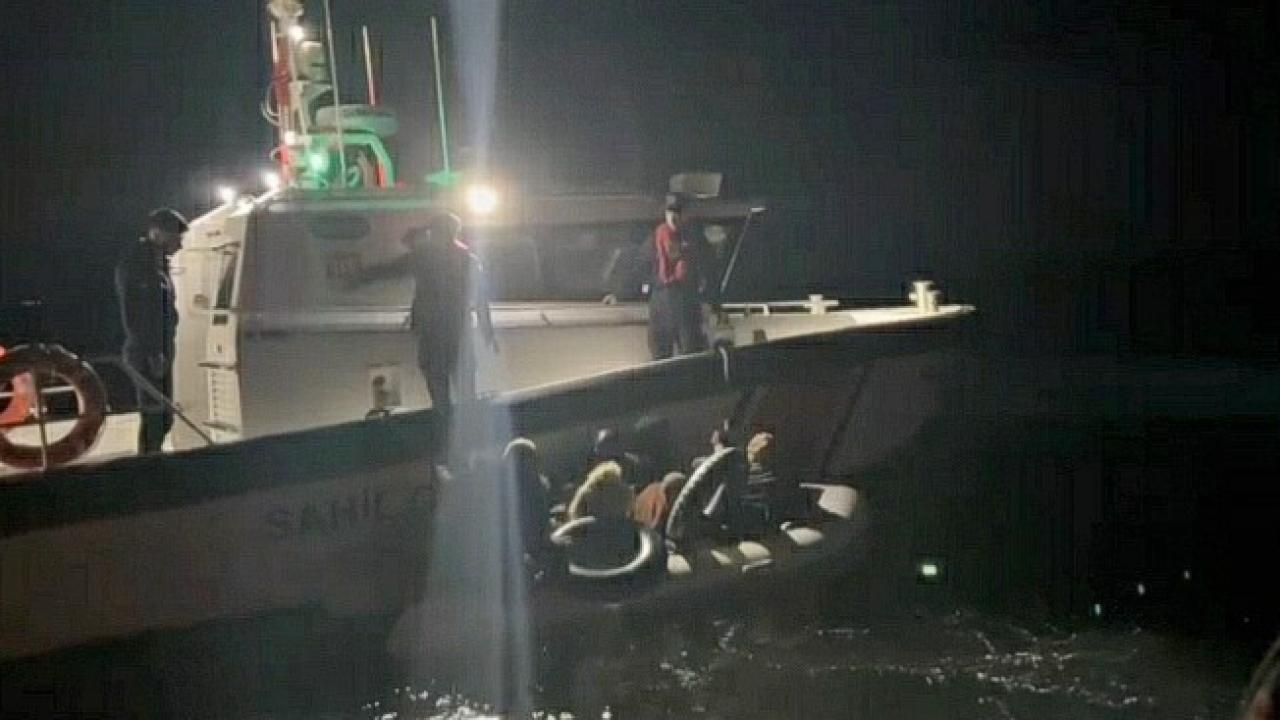 Kuşadası Açıklarında 10 Düzensiz Göçmen Yakalandı