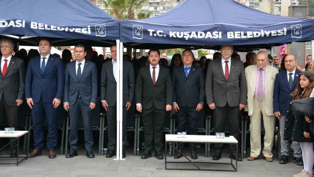 Kuşadası Ticaret Odası yönetimi 23 Nisan coşkusuna ortak oldu