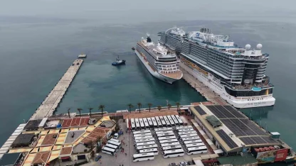 Kuşadası’na 2 kruvaziyer 5 bin 297 turist getirdi