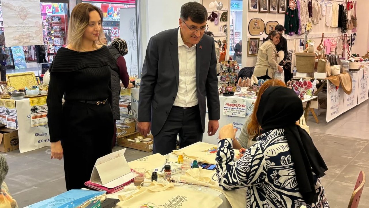 Kütahya’da yöresel ürünler ve el sanatları tanıtıldı