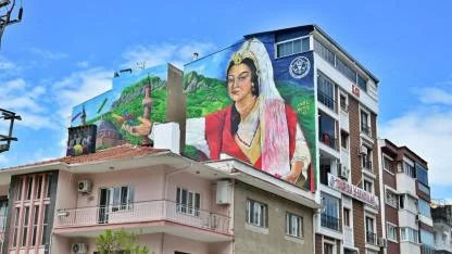 MANİSA SOKAKLARI SANATLA RENKLENDİ