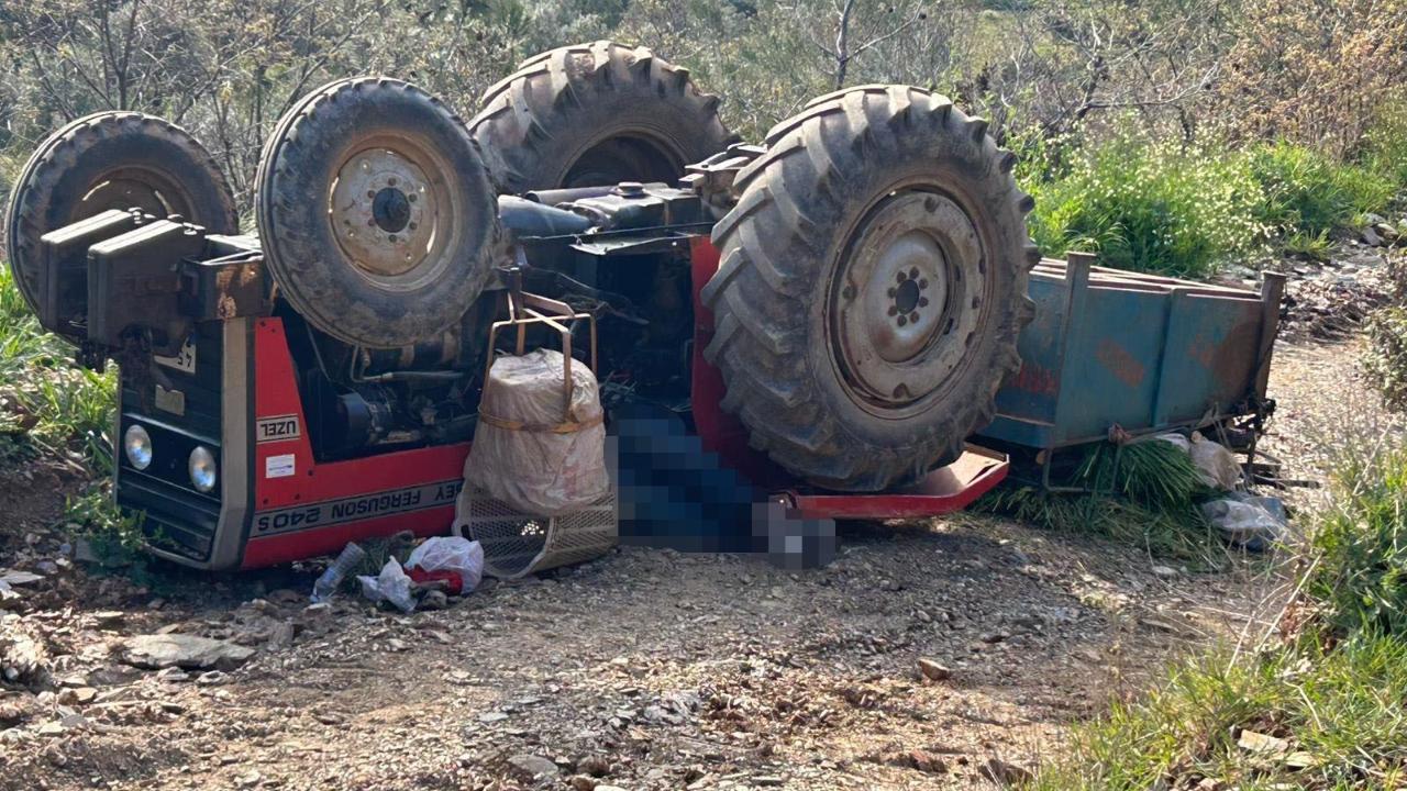MANİSA'DA TRAKTÖR DEVRİLDİ: 3 ÖLÜ