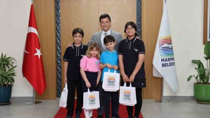 Marmaris’te minik başkanlar koltuğu devraldı