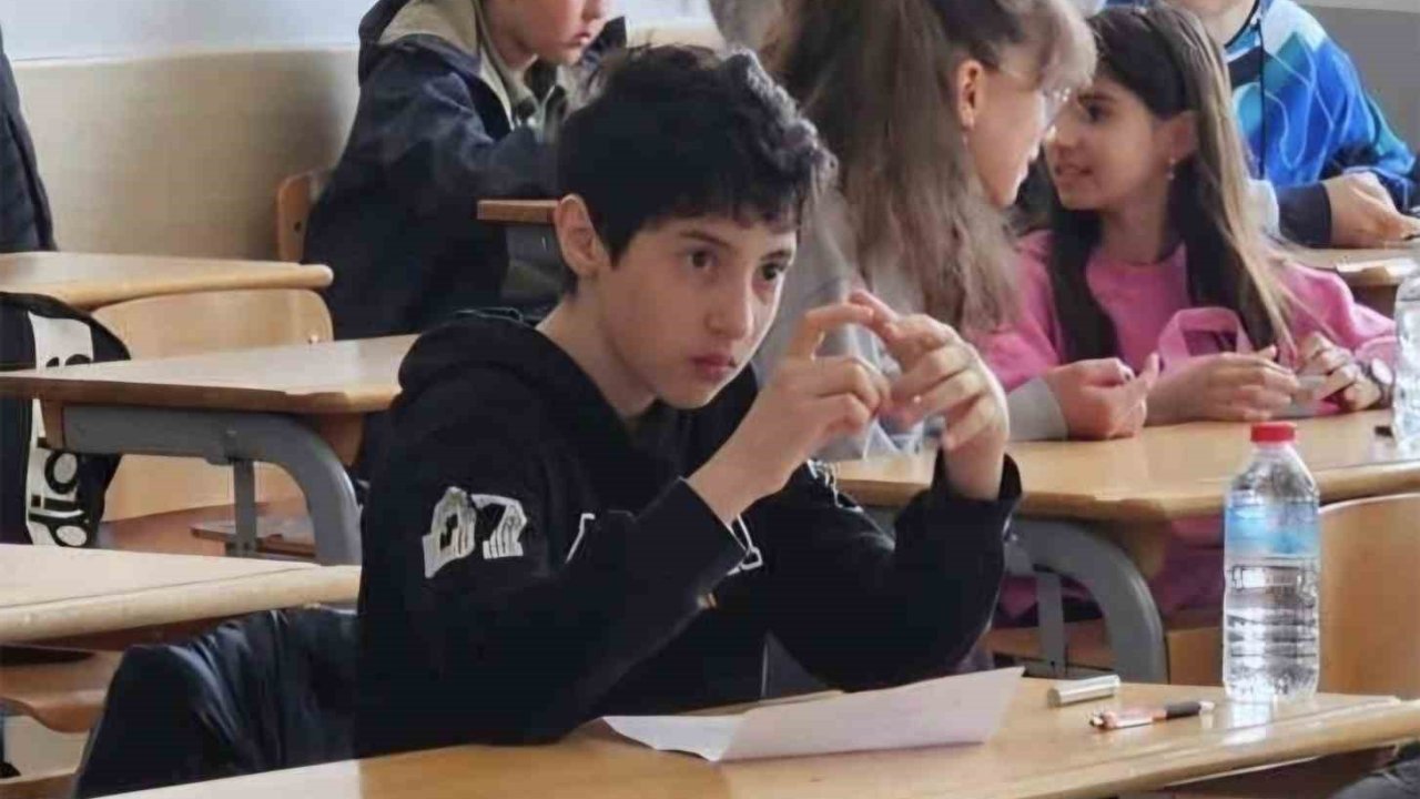 Matematik Olimpiyatı ön eleme sınavında Türkiye dördüncüsü Emet’ten