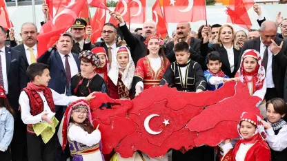 Menemen’de coşkulu kutlama