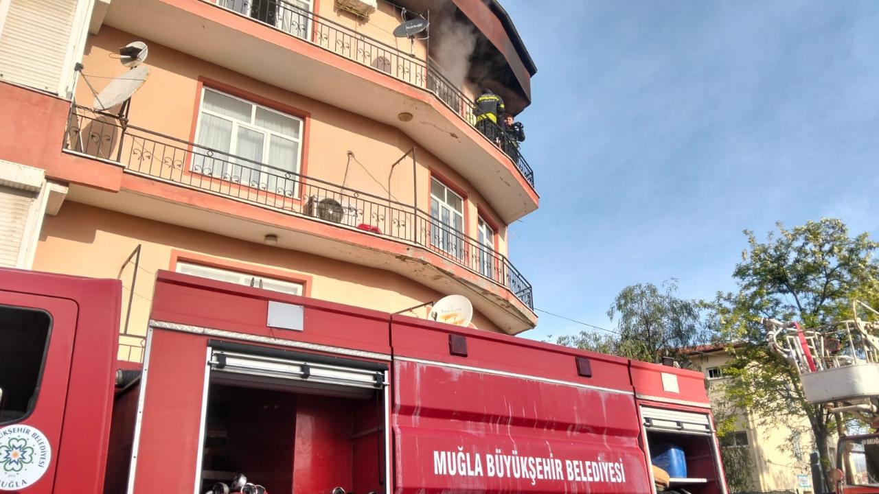 Milas'ta bir evde yangın çıktı