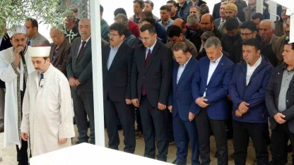 Muğla’da hayatını kaybeden öğrenciler ve öğretmen için gıyabi cenaze namazı kılındı