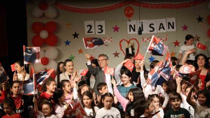 Nazilli’de sahne minik oyuncuların oldu