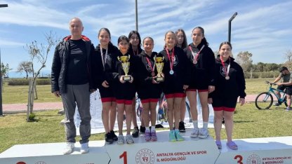 Nazillili öğrenciler Türkiye finallerinde kürsüye çıktı