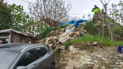 Otomobil tezgahın üzerine uçtu: 1 yaralı