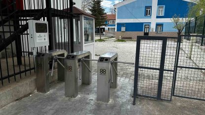 Pilot okulda uygulanan turnike sistemiyle şiddet ve devamsızlık tarihe karıştı