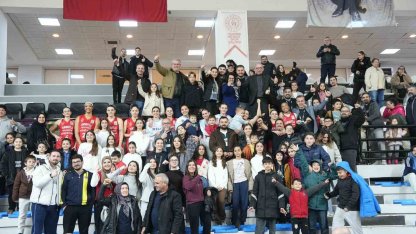 Potanın Kraliçeleri şampiyonluğa koşuyor