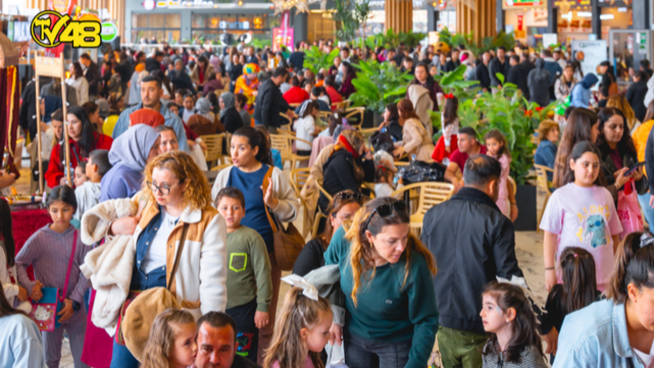 RÜYA 48 OUTLET’TE 23 NİSAN COŞKUSU RENKLİ GÖRÜNTÜLERE SAHNE OLDU