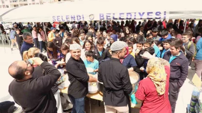 Şehit öğretmen ve öğrenciler için Selendi’de duygu dolu hayır