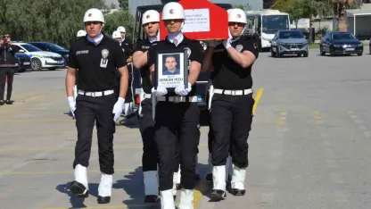 Şehit Polis Serkan Hızlı, İzmir’den dualarla uğurlandı