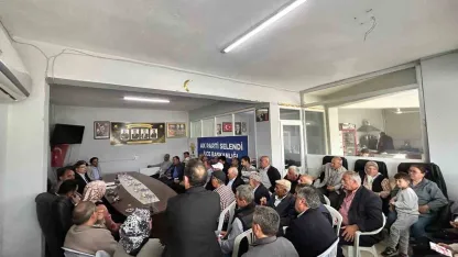 Selendi AK Parti’de mahalle başkanları toplandı