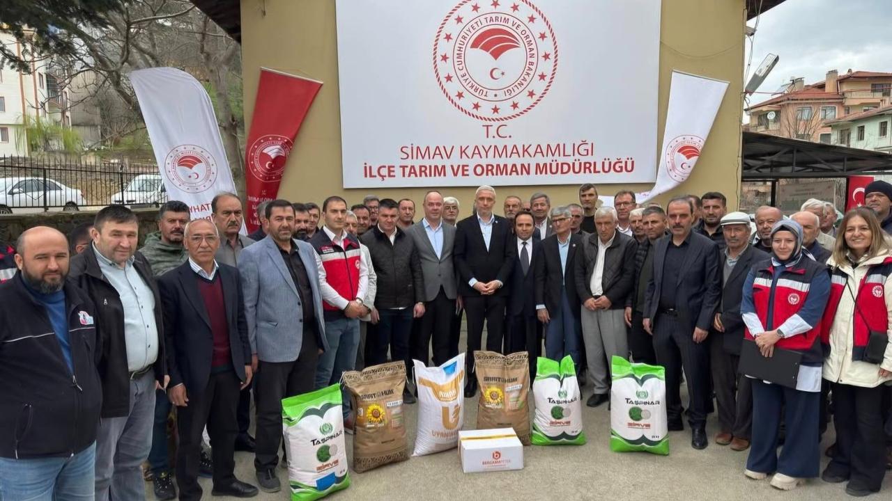 Simav’da çiftçilere yüzde 75 hibeli tohum desteği