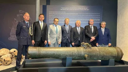 Söküme gelen gemiden 17. yüzyıla ait bronz top çıktı