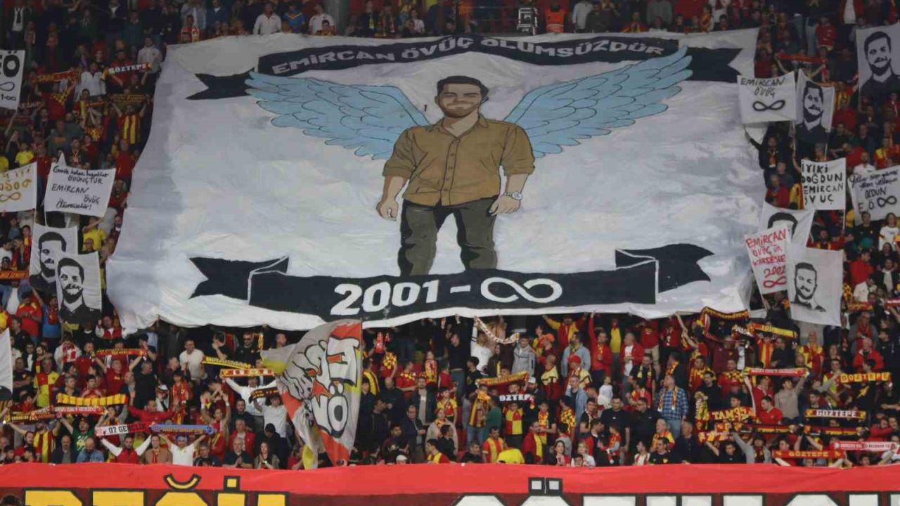 Trendyol Süper Lig: Göztepe: 2 - Antalyaspor: 0 (İlk yarı)