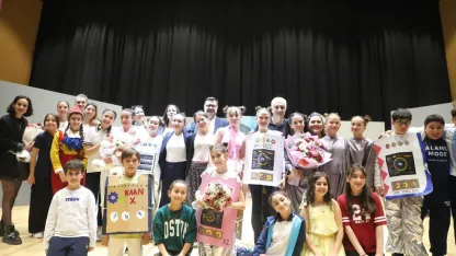 Turgutlu’da minik oyuncular büyüledi