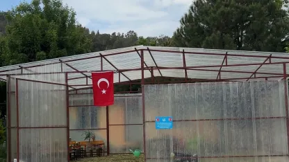 Ülkü Ocakları’ndan özel öğrencilerin okuluna 23 Nisan hediyesi sera