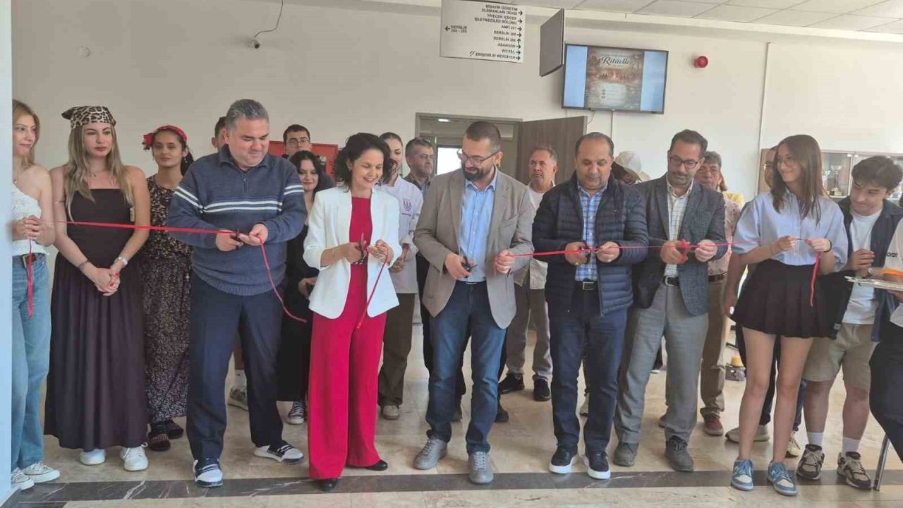 Üniversite öğrencilerinden "Anadolu Halk Kültüründe Ritüeller" sergisi