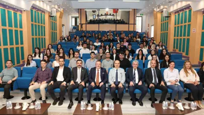 Üniversiteli öğrenciler Denizli OSB Yönetim Kurulu Başkanı Selim Yaymanoğlu ile buluştu