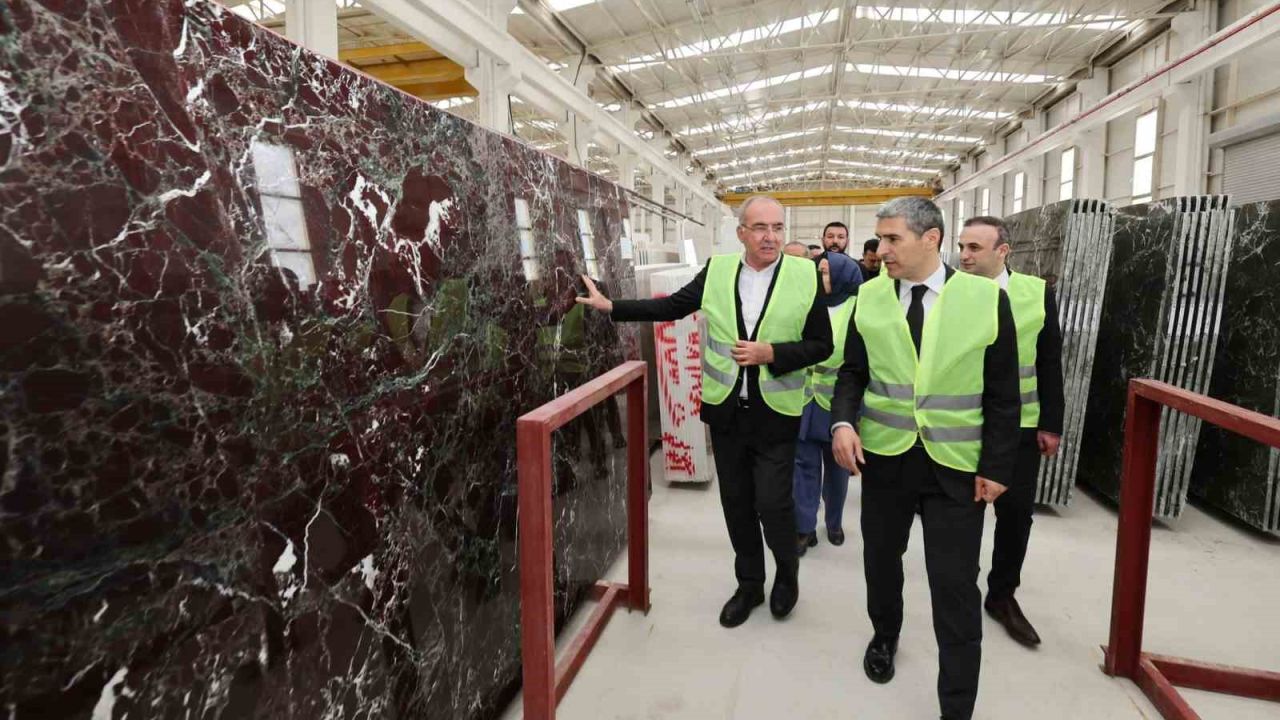 Vali Aktaş: "İscehisar mermeri dünyanın dört bir yanında yapıları süslüyor"