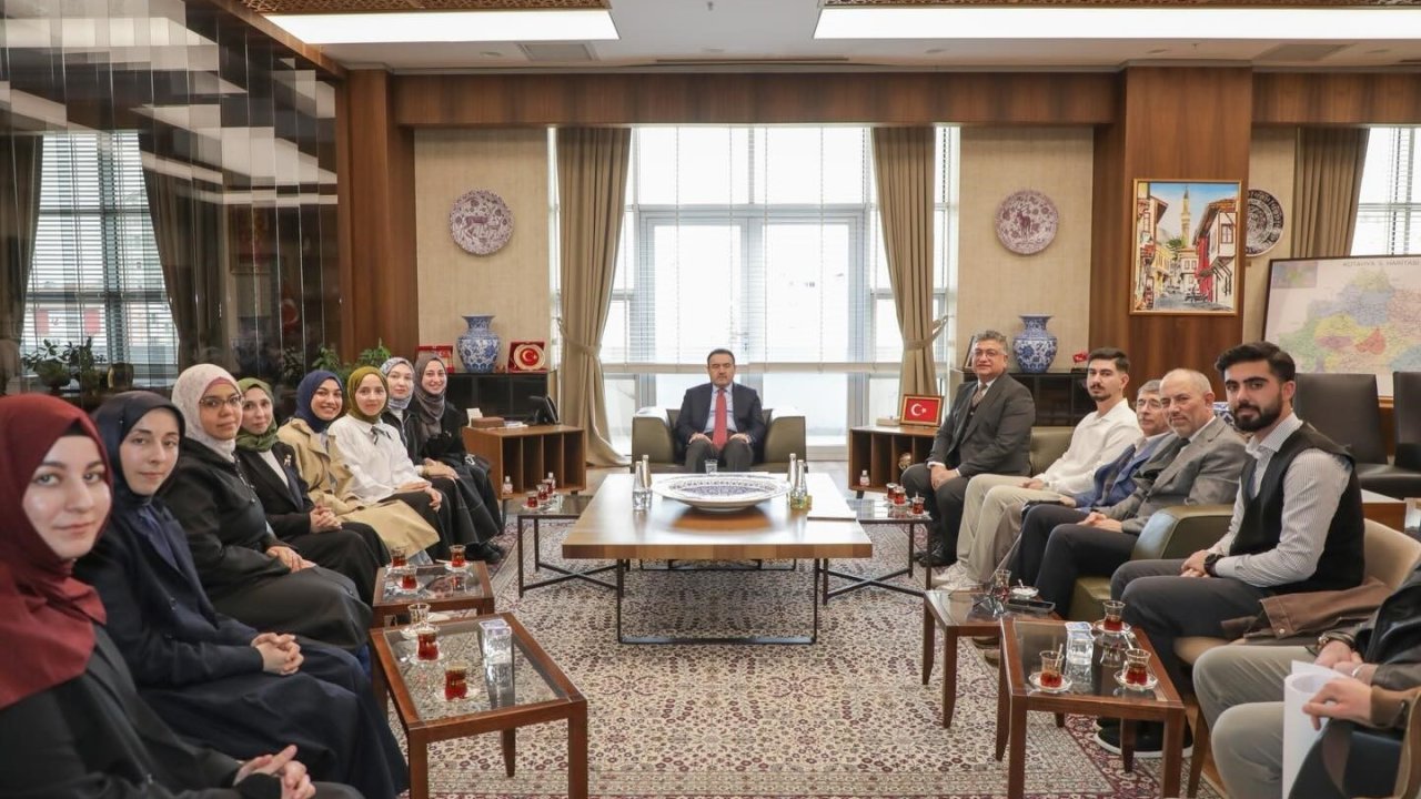 Vali Musa Işın, üniversiteli gençleri ağırladı