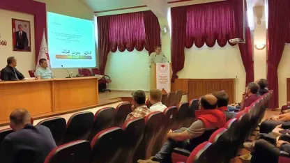 Veteriner hekimlere yönelik şap hastalığıyla mücadele toplantısı yapıldı