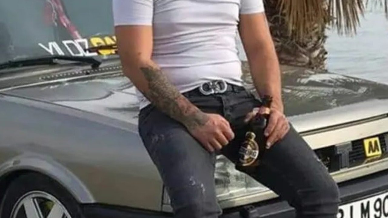 Virajı alamayıp minibüsle çarpışan sürücü hayatını kaybetti