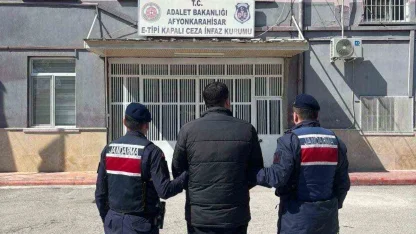 Yaklaşık 22 yıl hapis cezasıyla aranan şahsı jandarma yakaladı