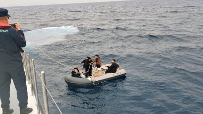 Yunanistan’ın geri ittiği 6 göçmen kurtarıldı, 1 göçmen kaçakçısı yakalandı