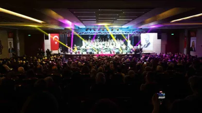 Yunusemre Türk Müziği Topluluğundan unutulmaz konser