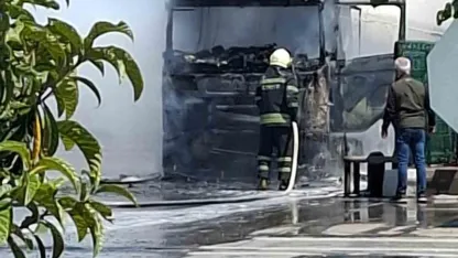 Akaryakıt istasyonunda alev alan tır kullanılamaz hale geldi