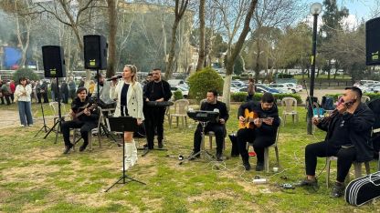 Efeler’de Anneler Günü coşkusu şenlikle taçlanacak