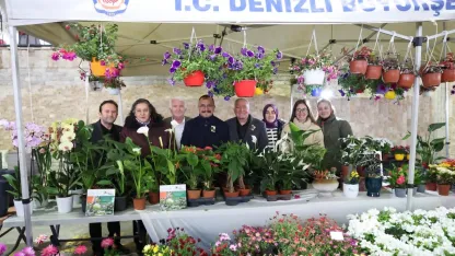 Honaz Ata Tohumu Şenliğinde binlerce tohum ve fide vatandaşlara dağıtıldı