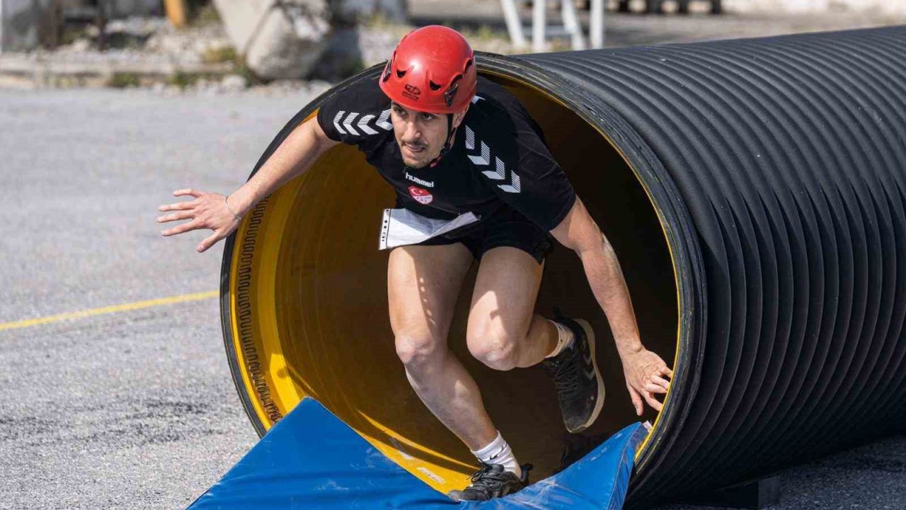 İzmir İtfaiyesi’nde zorlu sınav maratonu başladı