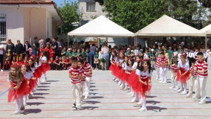 Köşk Adnan Menderes İlkokulu Geleneksel Yıl Sonu Şenliği düzenledi