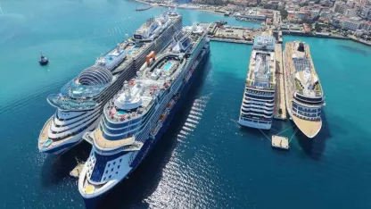 Kuşadası’na 4 gemi ile 10 bin 800 turist geldi