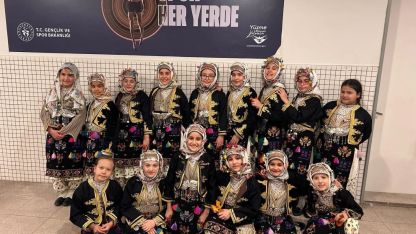 Kütahya Belediyespor Halk Oyunları ekiplerinden İzmir’de çifte başarı