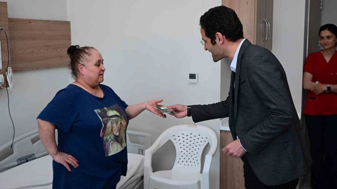 Manisa’daki hastalara mesir macunu dağıtıldı