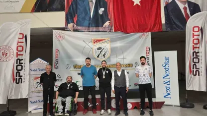 Manisalı Samet Akça’dan Türkiye Şampiyonası’nda madalya yağmuru