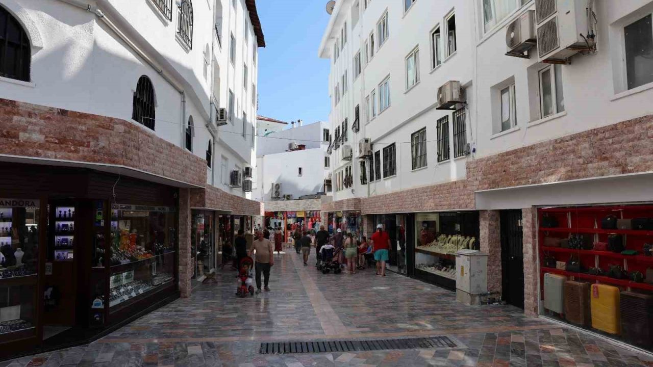 Marmaris çarşı bölgesinde çalışmalarda sona gelindi