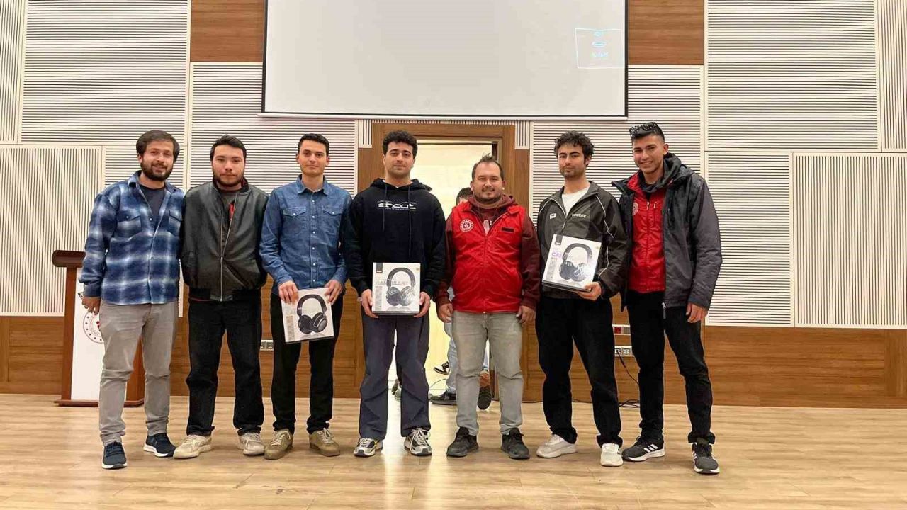 Menteşe’nin gençleri bilgi yarışmasında il şampiyonu oldu