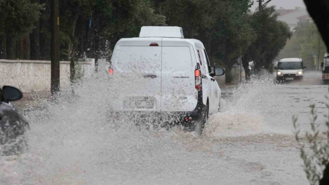 Muğla’nın Menteşe, Kavaklıdere ve Yatağan ilçelerine yağmur ve kar yağışı uyarısı