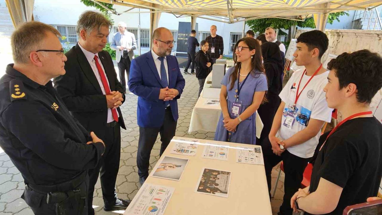 Nazilli’de İmam Hatip Lisesi bilim fuarı düzenledi