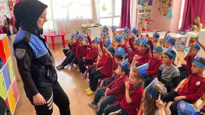 Polislerden miniklere eğitim
