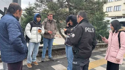 Polisten öğrencilerin yoğun olarak bulunduğu bölgelerde denetim
